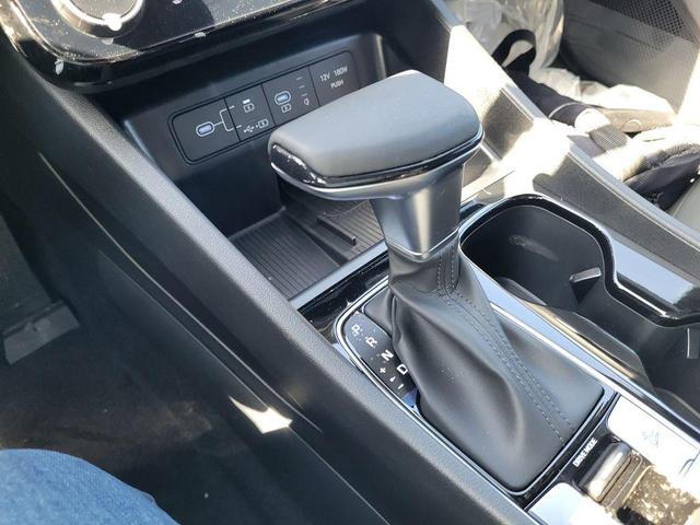 Photo of 2025 Atlas White Hyundai SANTA CRUZ