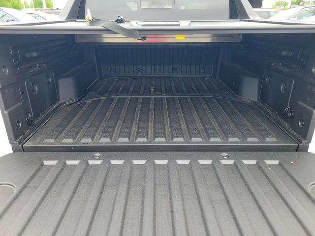 Photo of 2025 Atlas White Hyundai SANTA CRUZ