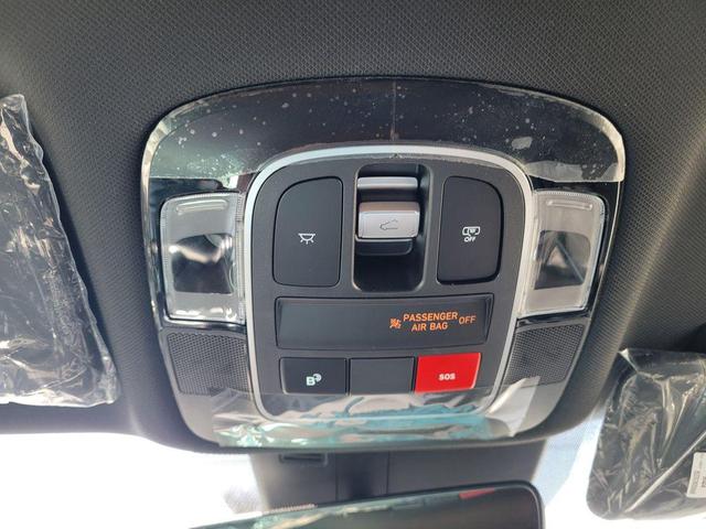 Photo of 2025 Atlas White Hyundai SANTA CRUZ