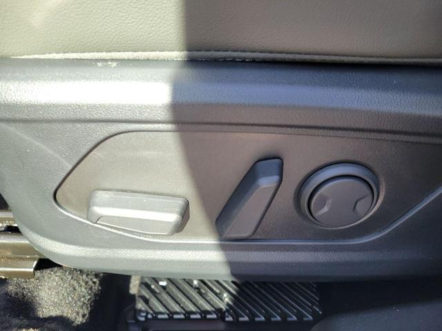 Photo of 2025 Atlas White Hyundai SANTA CRUZ