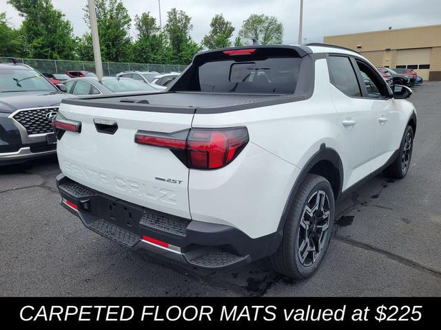 Photo of 2025 Atlas White Hyundai SANTA CRUZ