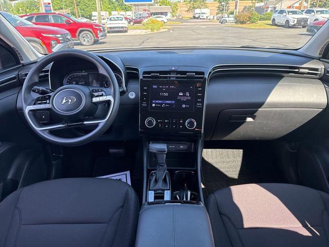 Photo of 2022 Quartz White Hyundai TUCSON