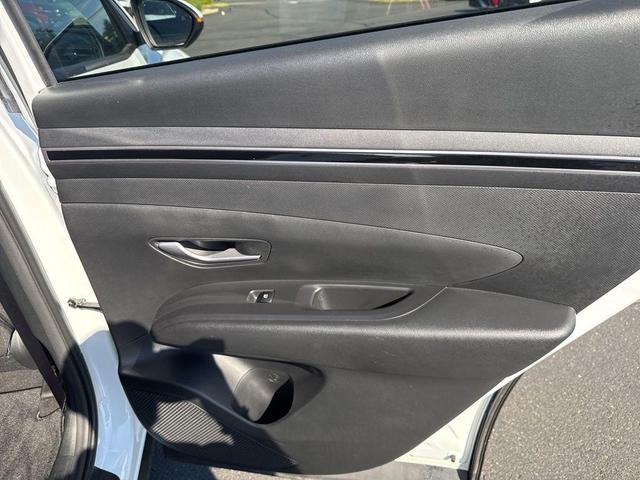 Photo of 2022 Quartz White Hyundai TUCSON