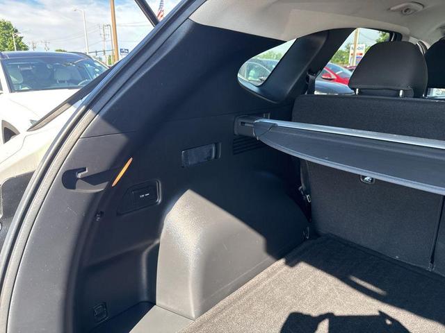 Photo of 2022 Quartz White Hyundai TUCSON
