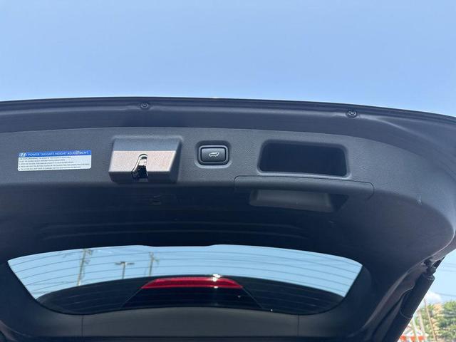 Photo of 2022 Portofino Gray Hyundai SANTA FE