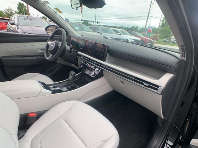Photo of 2025 Phantom Black Hyundai TUCSON