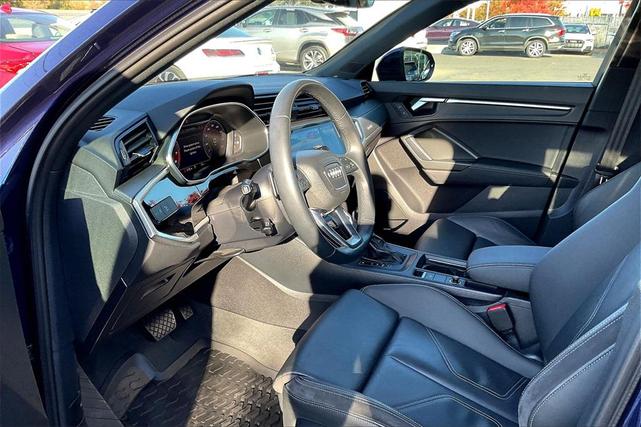 Photo of 2022 Navarra Blue Metallic Audi Q3