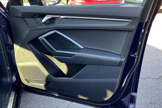 Photo of 2022 Navarra Blue Metallic Audi Q3