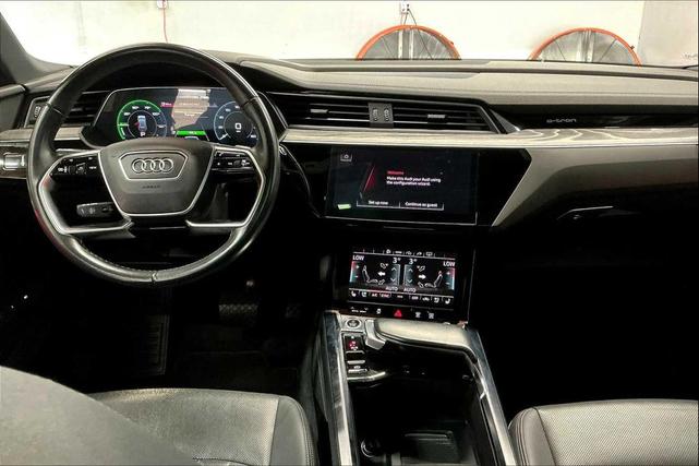 Photo of 2023 Mythos Black Metallic Audi e-tron