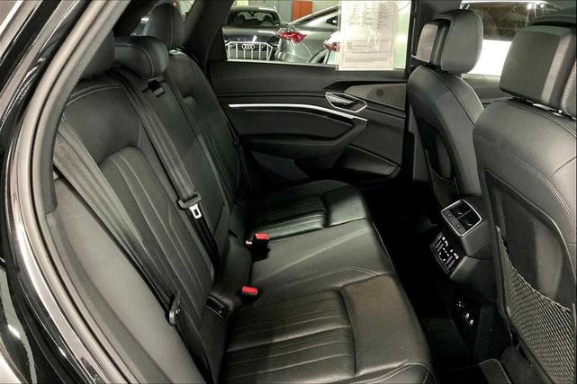 Photo of 2023 Mythos Black Metallic Audi e-tron