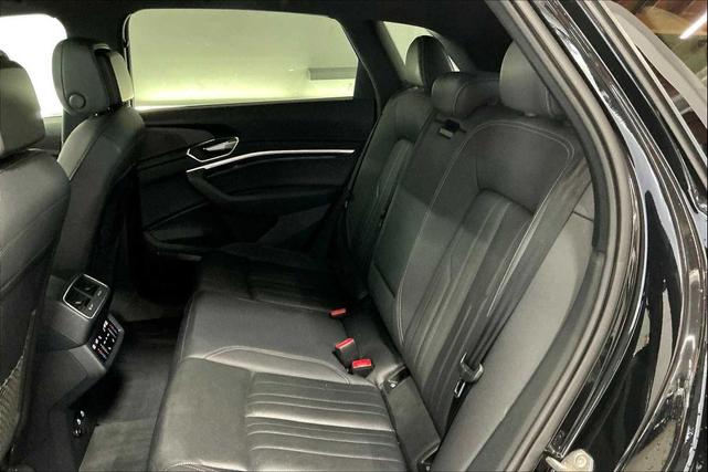 Photo of 2023 Mythos Black Metallic Audi e-tron
