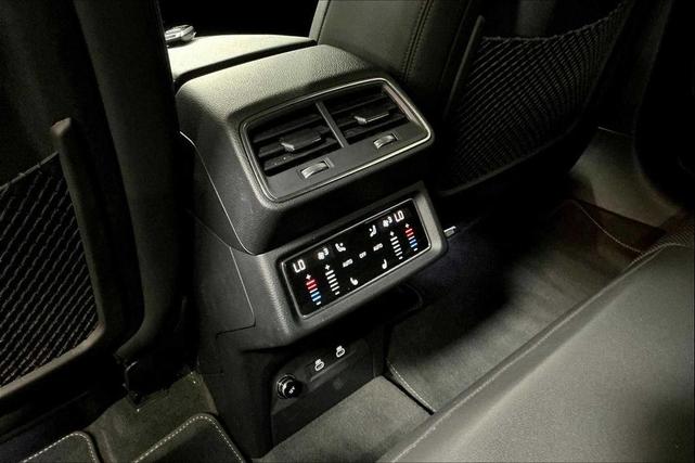 Photo of 2023 Mythos Black Metallic Audi e-tron