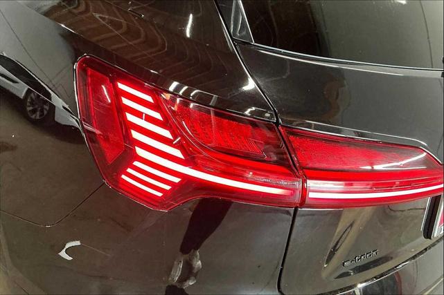 Photo of 2023 Mythos Black Metallic Audi e-tron