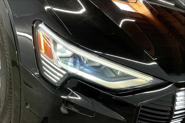 Photo of 2023 Mythos Black Metallic Audi e-tron