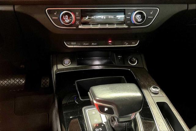 Photo of 2022 Mythos Black Metallic Audi Q5