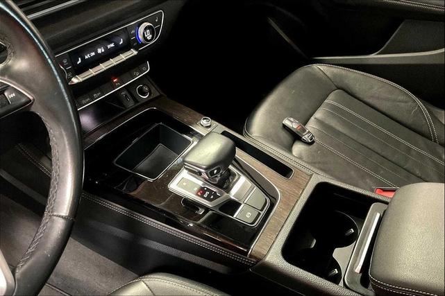 Photo of 2022 Mythos Black Metallic Audi Q5