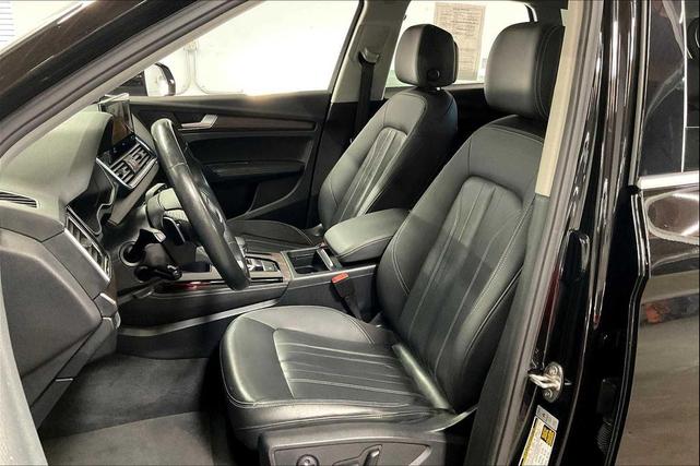 Photo of 2022 Mythos Black Metallic Audi Q5