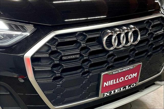 Photo of 2022 Mythos Black Metallic Audi Q5