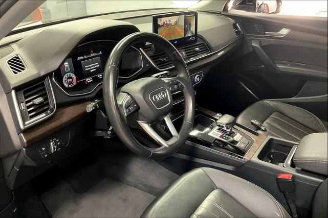 Photo of 2022 Mythos Black Metallic Audi Q5