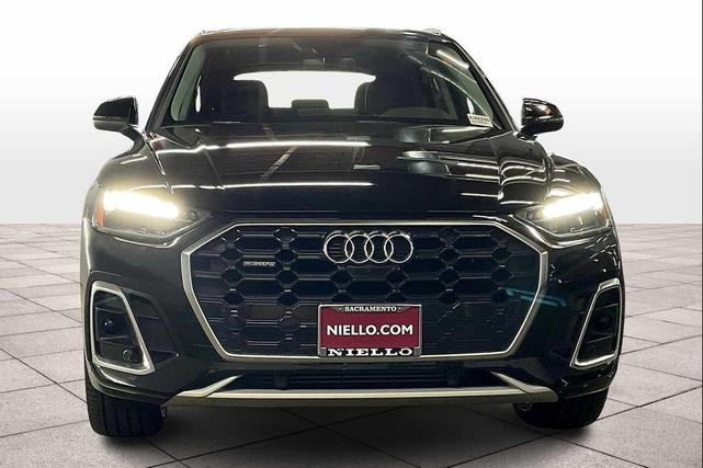 Photo of 2022 Mythos Black Metallic Audi Q5
