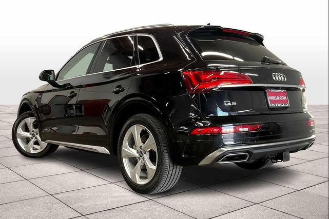 Photo of 2022 Mythos Black Metallic Audi Q5