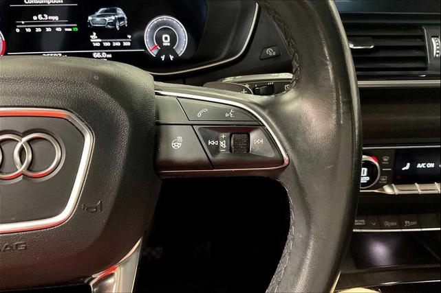 Photo of 2022 Mythos Black Metallic Audi Q5