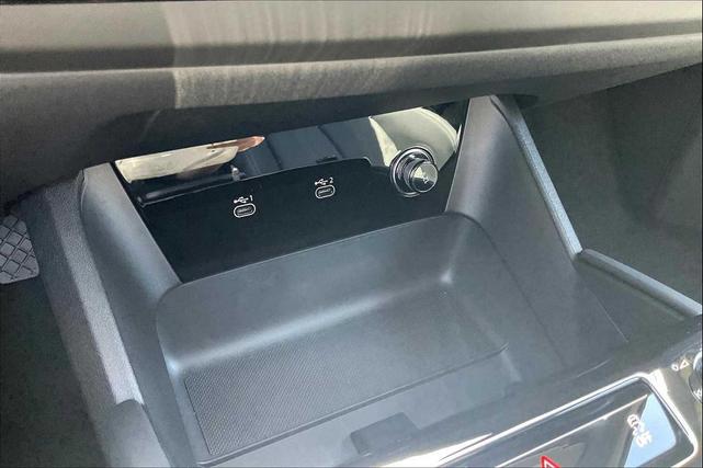 Photo of 2025 MYTHOS BLACK Audi Q6 e-tron
