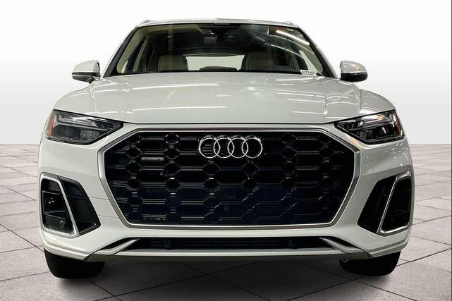 Photo of 2024 Glacier White Metallic Audi Q5