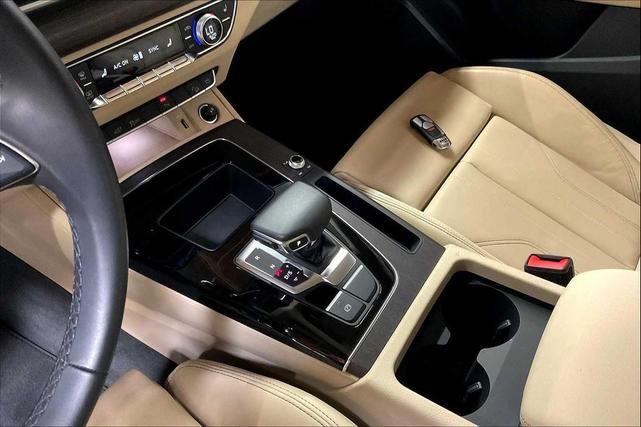 Photo of 2024 Glacier White Metallic Audi Q5