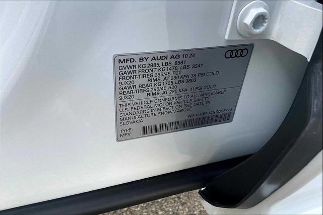 Photo of 2025 Glacier White Metallic Audi Q7