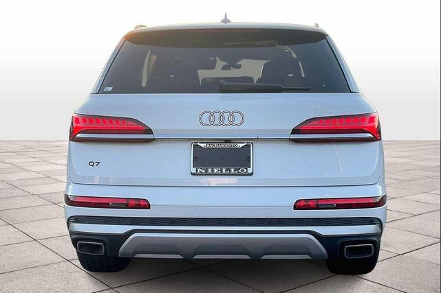 Photo of 2025 Glacier White Metallic Audi Q7
