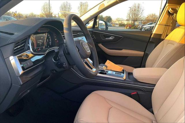 Photo of 2025 Glacier White Metallic Audi Q7