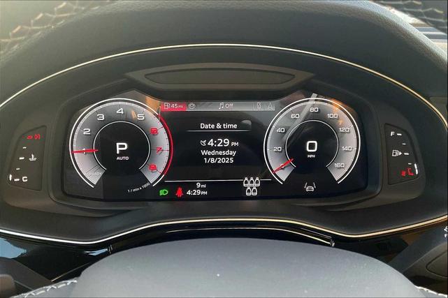 Photo of 2025 Glacier White Metallic Audi Q7