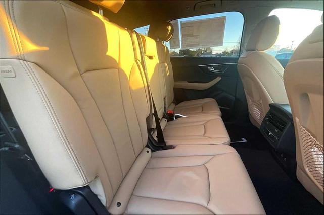 Photo of 2025 Glacier White Metallic Audi Q7