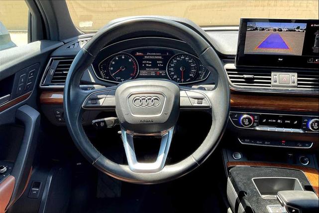 Photo of 2022 Florett Silver Metallic Audi Q5