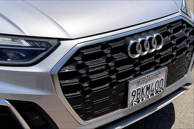 Photo of 2022 Florett Silver Metallic Audi Q5