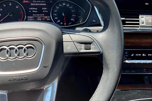 Photo of 2022 Florett Silver Metallic Audi Q5