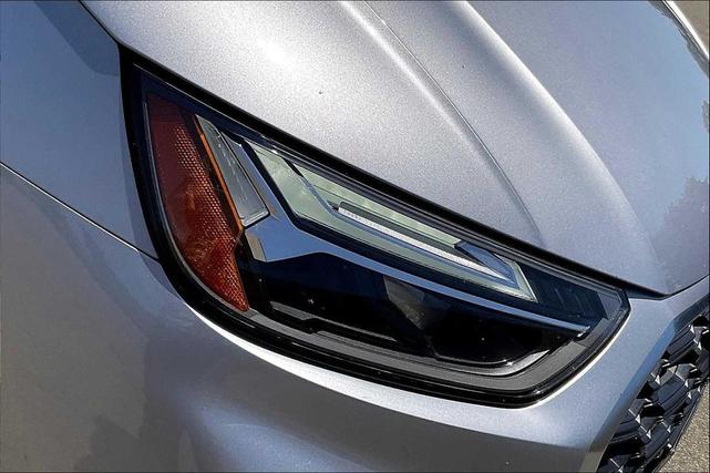 Photo of 2022 Florett Silver Metallic Audi Q5