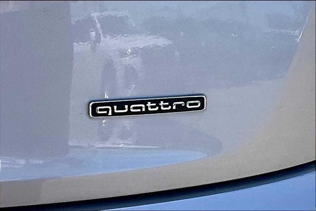 Photo of 2022 Florett Silver Metallic Audi Q5
