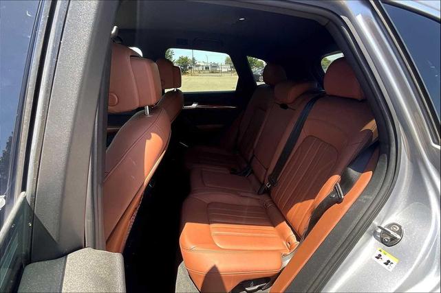 Photo of 2022 Florett Silver Metallic Audi Q5