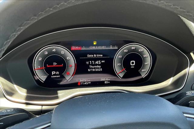 Photo of 2023 Mythos Black Metallic Audi Q5