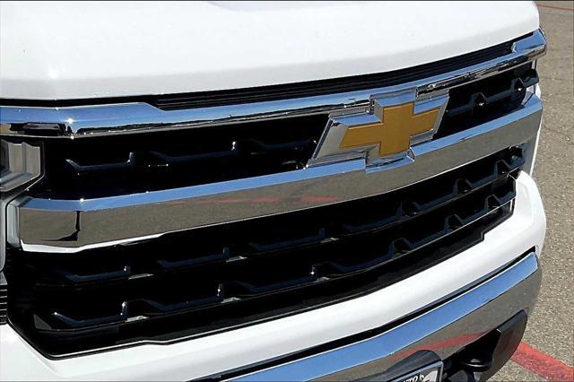 Photo of 2022 Summit White Chevrolet Silverado 1500
