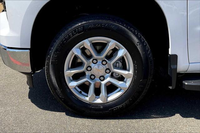 Photo of 2022 Summit White Chevrolet Silverado 1500