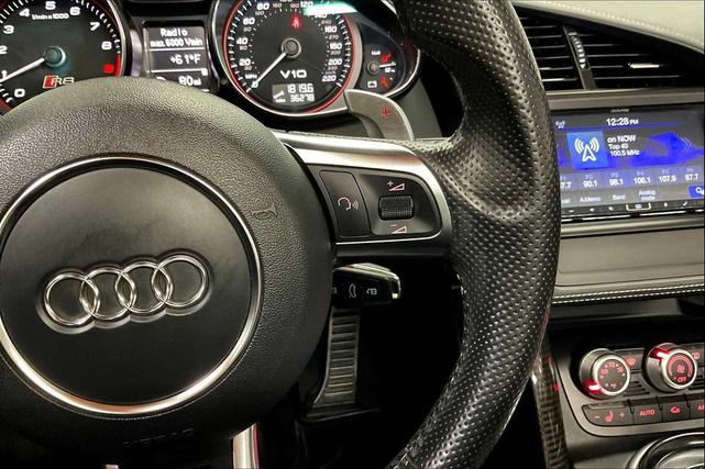 Photo of 2014 Panther Black Crystal Effect/Black Roof Audi R8
