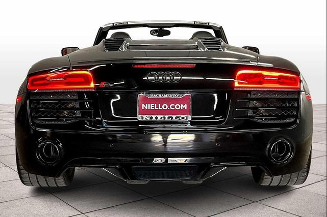 Photo of 2014 Panther Black Crystal Effect/Black Roof Audi R8