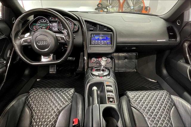 Photo of 2014 Panther Black Crystal Effect/Black Roof Audi R8