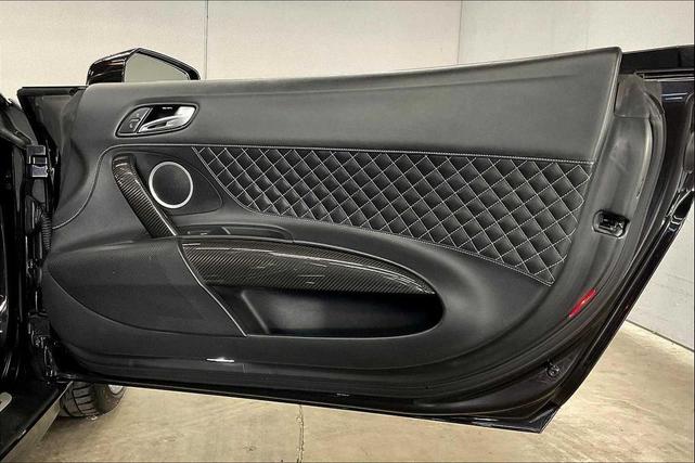 Photo of 2014 Panther Black Crystal Effect/Black Roof Audi R8