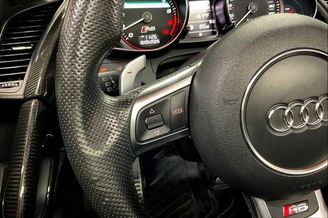 Photo of 2014 Panther Black Crystal Effect/Black Roof Audi R8