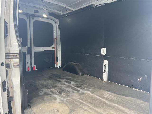 Photo of 2019 Oxford White Ford Transit-150