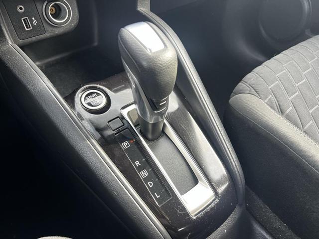 Photo of 2021 Super Black Nissan Kicks